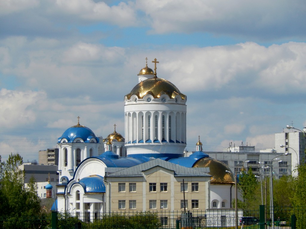 Московская святая 7. Церковь собора московских святых. Храм у метро Бибирево. Церковь московских святых в Бибирево. Храм в честь собора московских святых в Бибирево.