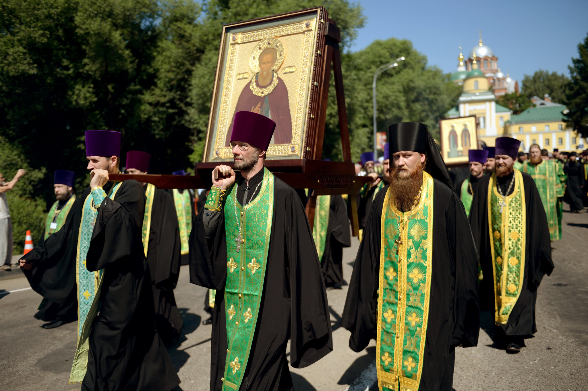 Поможет ли церковь. Православные вещи. Религиозные учреждения. Налог на Церковь. Что платит Церковь государству.